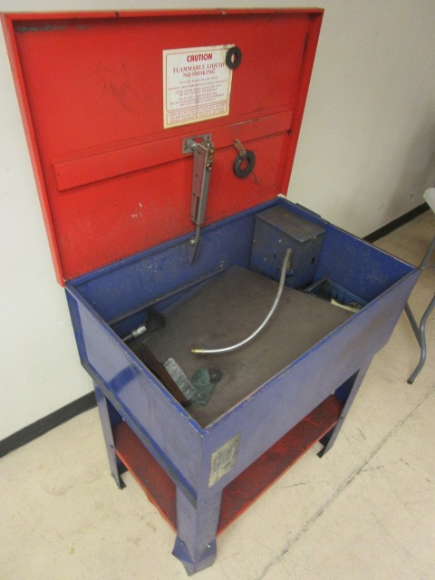 lot 210 image: SOLVENT PARTS WASHER STATION