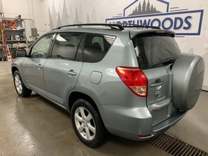 lot 4 image: 2007 Toyota RAV4 -No Reserve-