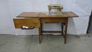 Singer Sewing Machine
