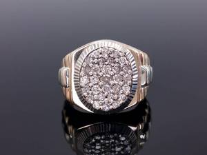 lot 28 image: Mens Rolex Style 1.00 Carat Estate Ring in 10k Two-Tone Gold $3250 Retail