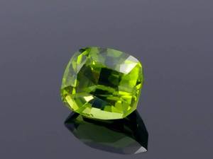 lot 30H image: High Quality, Fine 4.88 Carat Natural Green Peridot