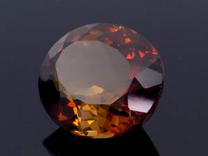 lot 22K image: Rare 15.48 Carat Bi-Color Champagne Imperial Topaz