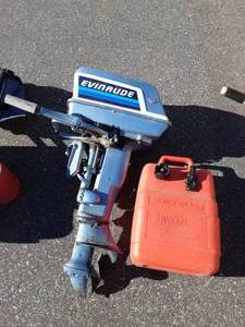 Evenrude 20 Hp. Outboard Motor With Gas Tank. Has Compression.