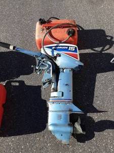 Evenrude 15 Hp. Outboard Motor With Gas Tank. Has Compression.
