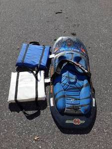 Kneeboard & 2-Boat Seat Life Preservers