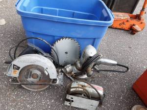 Skil Saw, Saber Saw, Sander & Grease Gun. (With Extra Disks & Saw Blades)