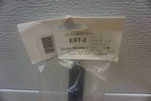 lot 42 image: Strikemaster Model EXT2 Ice AugerDrill 12 Shaft Extension