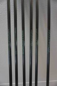 lot 119 image: 6  - Easton Carbon Storm Arrows