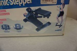 lot 231 image: In Stride Brand Electronic Stepper Workout Machine