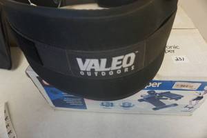 lot 240 image: Valeo Outdoors Weight Lifting Belt