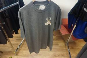 lot 258 image: Buck Wear Deer Hunting Themed T-Shirt Size Large
