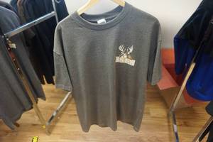lot 259 image: Buck Wear Deer Hunting Themed T-Shirt Size Extra Large