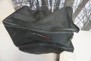 lot 325 image: Auto Gear Tool Travel Duffle Bag With Night Hawk Side Kick Lantern Light