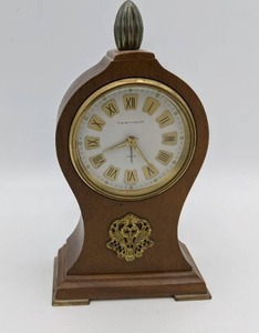 lot 100 image: Phinney-Walker Mantel Clock