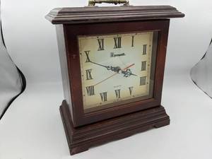 lot 115 image: Combination Table Clock and Jewelry Chest