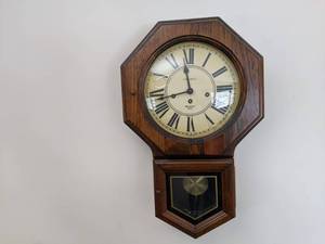 lot 15 image: Verichron Westminster Chime Clock