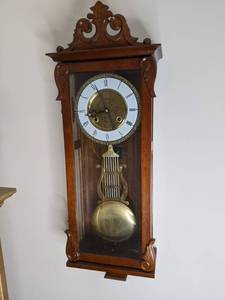 lot 124 image: Vintage Wood Wall Chime Clock