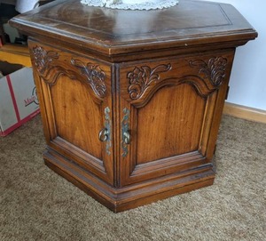 lot 136 image: Vintage Hexagon End Table
