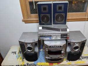 lot 90 image: Assorted Panasonic Stereo Equipment