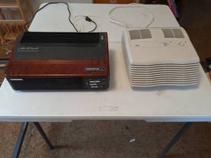 lot 48 image: Oreck XL Air Purifier w Ionizer & Hunter Ionizer