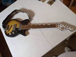 lot 34 image: Kingston F200 Electric Guitar