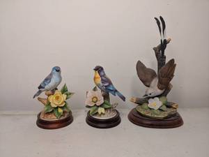 lot 192 image: (3) Bird Figurines