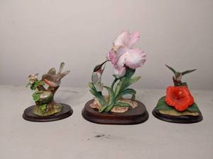 lot 193 image: Trio of Hummingbird Figurines