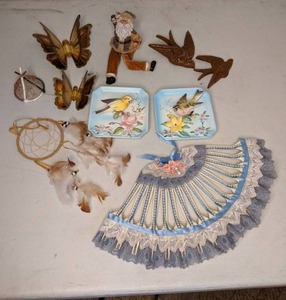 lot 195 image: Dream Catcher & Other Small Decor Items