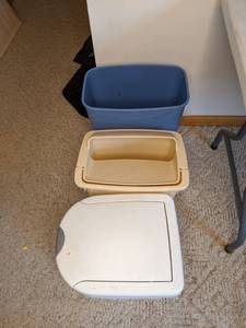 lot 199 image: Trio of Garbage Cans