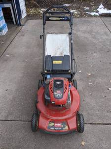 lot 7 image: 22 inch Self-Propelled Toro Mower