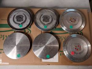 lot 229 image: (6) Cadillac Center Wheel Caps