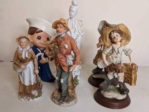 lot 218 image: Six Glass Figurines