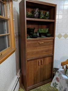 lot 299 image: Simple Vintage Wood Bookshelf