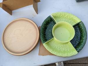 lot 392 image: Retro Green Serving Ware - see photos