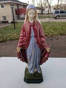 lot 403 image: Virgin Mary Statue