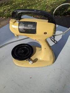 lot 302 image: Vintage Hamilton Beach Scovill Mixer