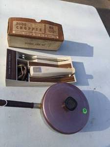 lot 307 image: Vintage Meat Grinder, Electric Slicing Knife and Cook Pot