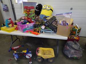 lot 25 image: Huge Lot of Vintage Toys See PICTURES
