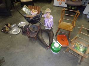 lot 32 image: Lot of Vintage Items