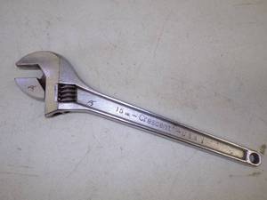 lot 20 image: 15 Cresent Wrench