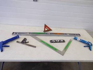 lot 19 image: Levels Squares and more tools