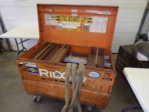 lot 5 image: Rigid Job Site Tool Box with Lifting Sling