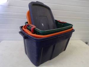 lot 80 image: 3 Totes with Covers