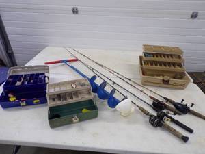 lot 112 image: Fishing Supplies Lot