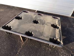 lot 132 image: Plastic Pallet