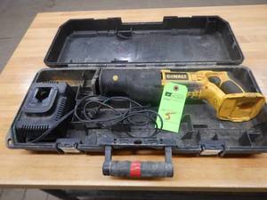 Dewalt 18v Cordless Sawsall, Charger and Case