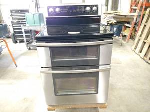 lot 65 image: Ikea Model W10610016A Electric Rang...