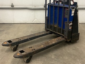Crown  Electric  Hydraulic Pallet Jack