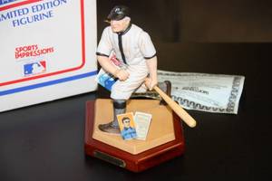 Sports Impressions Honus Wagner Numbered Figurine
