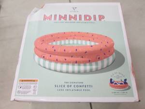 Minnidip Inflatable Pool open box...